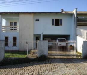 Casa no Bairro Floresta em Joinville com 3 Dormitórios (1 suíte) e 248 m² - SR098
