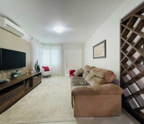Casa no Bairro Floresta em Joinville com 3 Dormitórios (1 suíte) e 160 m² - CA0384