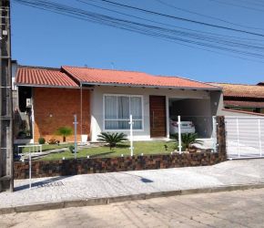 Casa no Bairro Glória em Joinville com 3 Dormitórios (1 suíte) e 105 m² - 310417