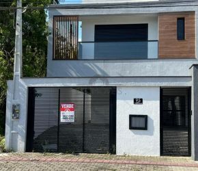 Casa no Bairro Glória em Joinville com 3 Dormitórios (1 suíte) e 148 m² - LG9010