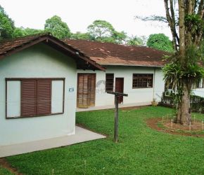 Casa no Bairro Glória em Joinville com 3 Dormitórios (1 suíte) - LG9206