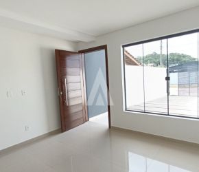 Casa no Bairro Glória em Joinville com 2 Dormitórios (1 suíte) - 26040
