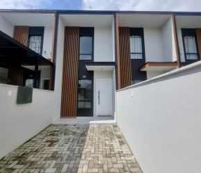 Casa no Bairro Glória em Joinville com 2 Dormitórios e 55 m² - 12540.001