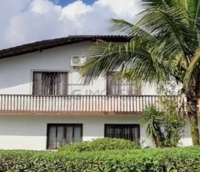 Casa no Bairro Glória em Joinville com 3 Dormitórios (1 suíte) - LG8042