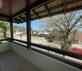 Casa no Bairro Guanabara em Joinville com 3 Dormitórios (1 suíte) e 270 m² - 678