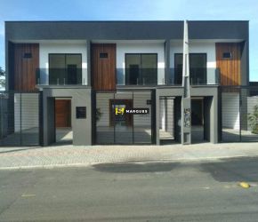 Casa no Bairro Iririú em Joinville com 2 Dormitórios (1 suíte) e 140 m² - 589