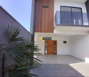 Casa no Bairro Iririú em Joinville com 2 Dormitórios (1 suíte) e 140 m² - 584