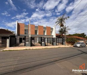 Casa no Bairro Iririú em Joinville com 3 Dormitórios (1 suíte) e 111 m² - 1169