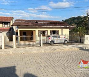 Casa no Bairro Jardim Paraíso em Joinville com 4 Dormitórios (1 suíte) e 170 m² - CA0500