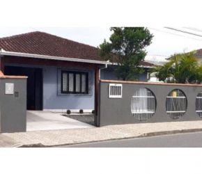 Casa no Bairro Jardim Sofia em Joinville com 3 Dormitórios - 665