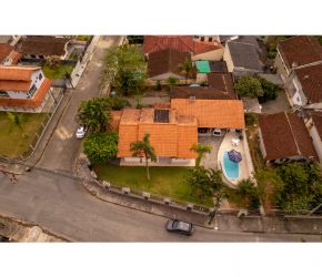 Casa no Bairro Nova Brasília em Joinville com 3 Dormitórios (1 suíte) - 706