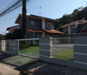 Casa no Bairro Nova Brasília em Joinville com 3 Dormitórios e 112 m² - BU53331V