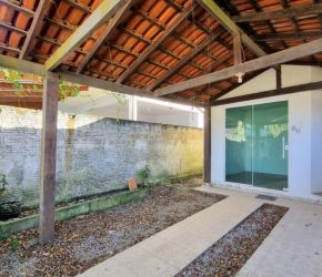 Casa no Bairro Paranaguamirim em Joinville com 2 Dormitórios e 48 m² - 08389.001