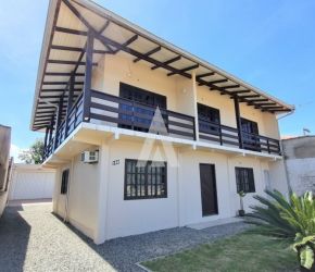 Casa no Bairro Paranaguamirim em Joinville com 3 Dormitórios e 180 m² - 11741.001