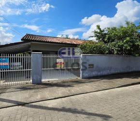Casa no Bairro Paranaguamirim em Joinville com 3 Dormitórios e 140 m² - 02728001