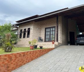 Casa no Bairro Petrópolis em Joinville com 3 Dormitórios (1 suíte) - BU54117V