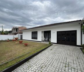 Casa no Bairro Santo Antônio em Joinville com 3 Dormitórios (1 suíte) e 187 m² - 12565.001