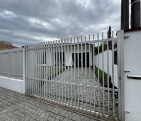 Casa no Bairro Santo Antônio em Joinville com 3 Dormitórios (1 suíte) e 187 m² - 12565.001