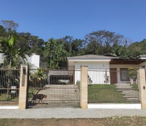 Casa no Bairro São Marcos em Joinville com 3 Dormitórios (1 suíte) e 458.3 m² - BU54185V