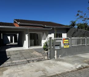 Casa no Bairro Vila Nova em Joinville com 3 Dormitórios - 25244N