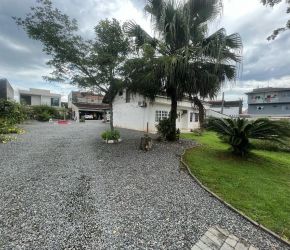 Casa no Bairro Vila Nova em Joinville com 3 Dormitórios (1 suíte) e 126 m² - SR044