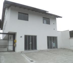 Sala/Escritório no Bairro Costa e Silva em Joinville com 76 m² - A201