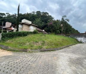 Terreno no Bairro América em Joinville com 720 m² - LG9296