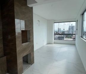 Apartamento no Bairro Centro em Navegantes com 3 Dormitórios (1 suíte) e 170 m² - CO0025