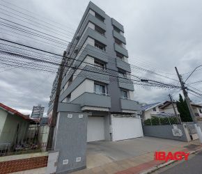 Apartamento no Bairro Centro em Palhoça com 3 Dormitórios (1 suíte) e 71.74 m² - 110487