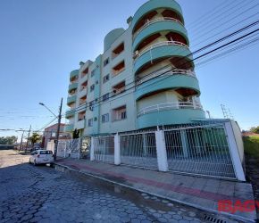 Apartamento no Bairro Ponte do Imaruim em Palhoça com 1 Dormitórios e 40 m² - 105501