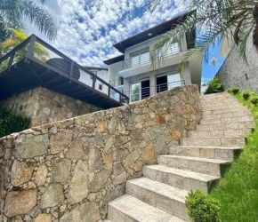 Casa no Bairro Pedra Branca em Palhoça com 3 Dormitórios - 701993
