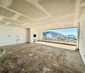 Apartamento no Bairro Centro em Penha com 3 Dormitórios (3 suítes) e 156 m² - 226