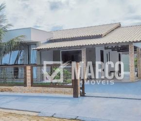 Casa no Bairro Praia de Armação do Itapocorói em Penha com 2 Dormitórios (1 suíte) e 180 m² - 6688323