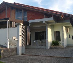 Casa no Bairro Centro em Pomerode com 2 Dormitórios (1 suíte) e 125 m² - 3476573
