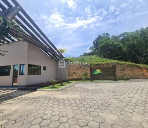 Terreno em Santo Amaro da Imperatriz com 1065 m² - 20821