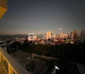 Apartamento no Bairro Barreiros em São José com 3 Dormitórios (3 suítes) e 215 m² - 19704
