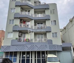 Apartamento no Bairro Barreiros em São José com 2 Dormitórios (1 suíte) e 61 m² - 20230