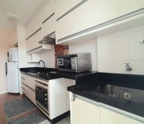 Apartamento no Bairro Barreiros em São José com 2 Dormitórios e 60 m² - 20385