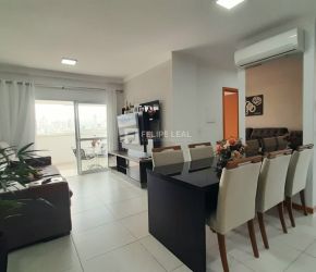Apartamento no Bairro Barreiros em São José com 3 Dormitórios (1 suíte) e 94 m² - 20476