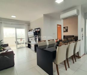 Apartamento no Bairro Barreiros em São José com 3 Dormitórios (1 suíte) e 94 m² - 20476