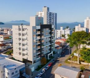 Apartamento no Bairro Barreiros em São José com 2 Dormitórios (1 suíte) e 74 m² - 20706