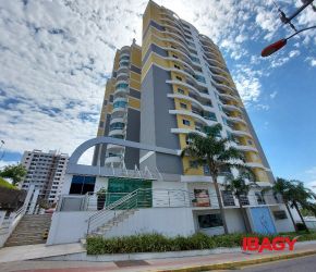 Apartamento no Bairro Barreiros em São José com 3 Dormitórios (1 suíte) e 102.65 m² - 121762