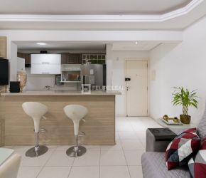 Apartamento no Bairro Barreiros em São José com 2 Dormitórios (1 suíte) e 70 m² - 21321