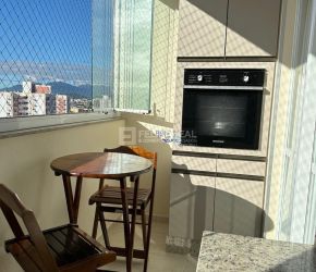 Apartamento no Bairro Barreiros em São José com 3 Dormitórios (1 suíte) e 76 m² - 21565