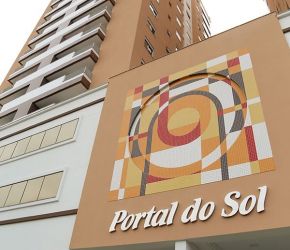 Apartamento no Bairro Campinas em São José com 3 Dormitórios (1 suíte) e 108 m² - 356