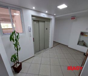 Apartamento no Bairro Ipiranga em São José com 2 Dormitórios e 75.11 m² - 123601