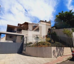 Casa no Bairro Barreiros em São José com 5 Dormitórios (3 suítes) e 436 m² - 3840