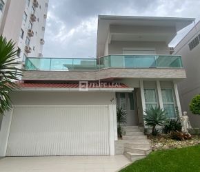 Casa no Bairro Campinas em São José com 3 Dormitórios (1 suíte) e 330 m² - 20808-V