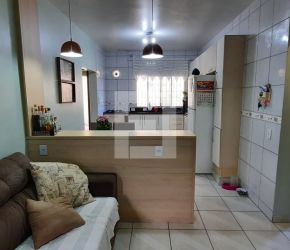 Casa no Bairro Forquilhinhas em São José com 3 Dormitórios (1 suíte) e 455 m² - 16678