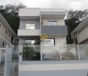 Casa no Bairro Forquilhinhas em São José com 4 Dormitórios (2 suítes) - C278